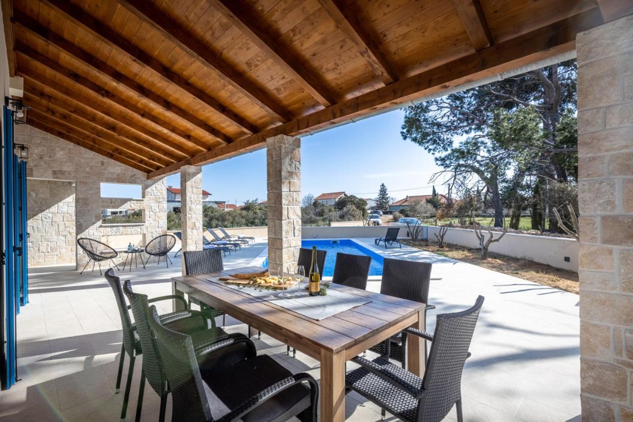 Villa Mediterra Prima Nin Exterior photo